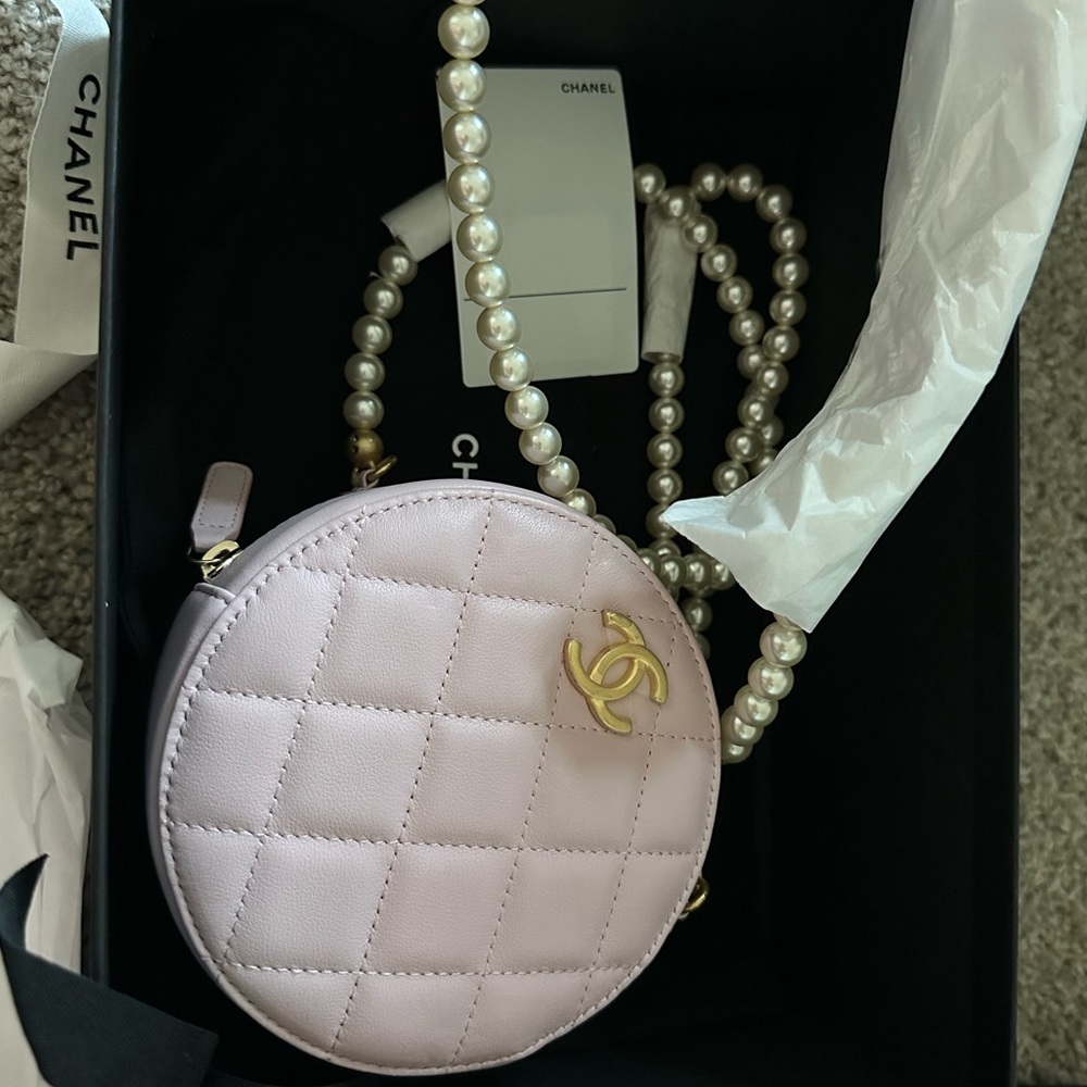 Chanel clutch with Pearl chain